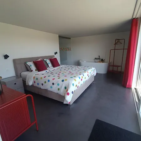 Le Repaire Du Nez Rouge *